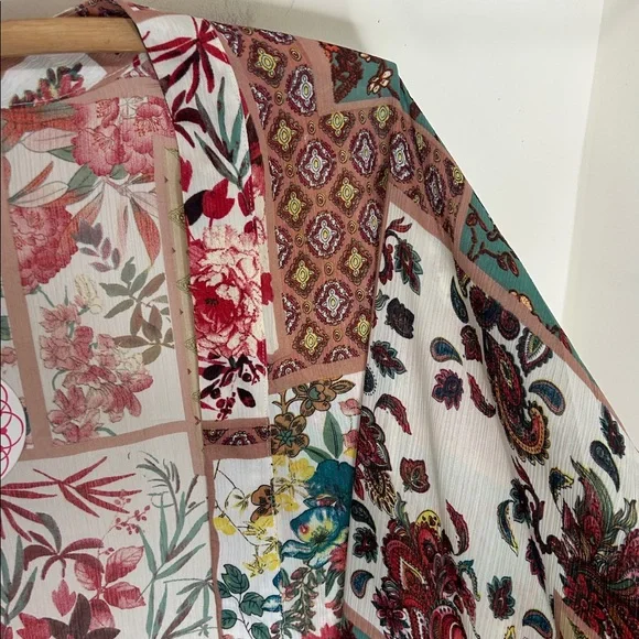 NWT UMGEE Boho Chic Floral Patchwork Pattern Kimono Size Small/Medium - Picture 7 of 14